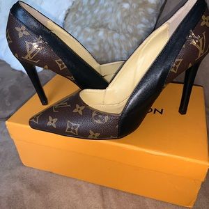 Louie Vuitton Cheri Pumps